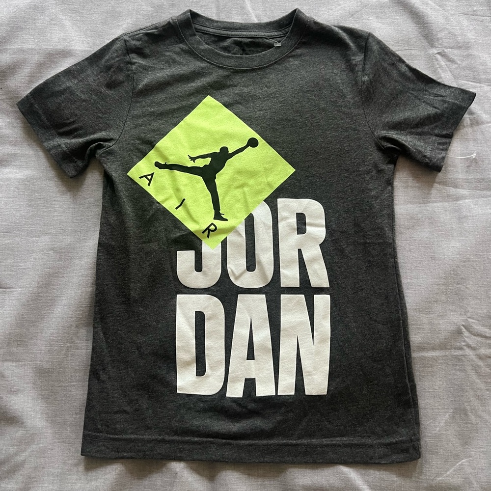 NIKE Air Jordan Boy’s Tshirt sz S